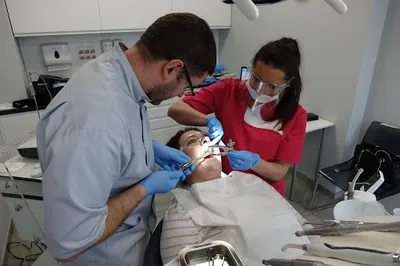 Magic Smile Clinic ( Klinika Stomatologiczna Bonding Zębów RTG Leczenie Kanałowe Usuwanie Ósemek Implanty Dentysta Gdańsk